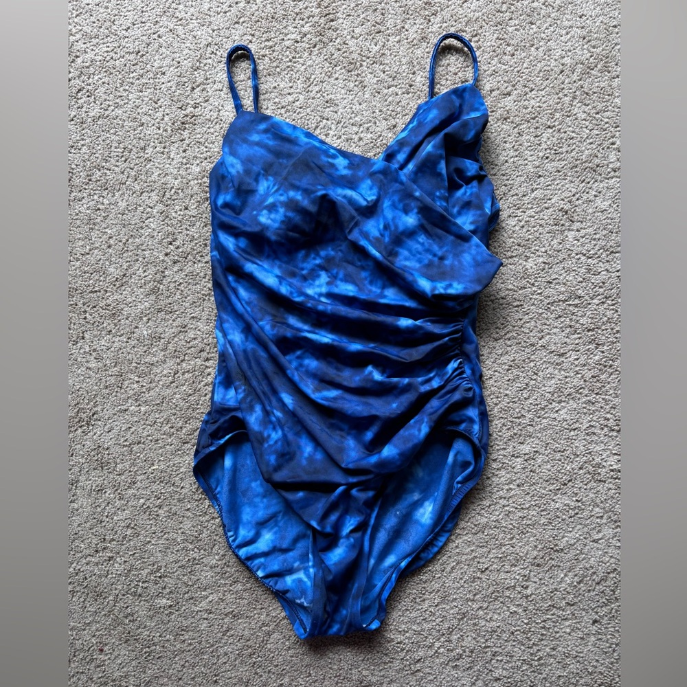 Aqua Green Twist Front One Piece Swimsuit. Size large.